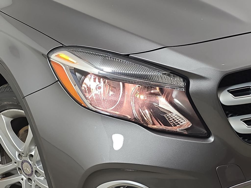 Used 2018 Gray Metallic Mercedes-Benz GLA 250 image 35