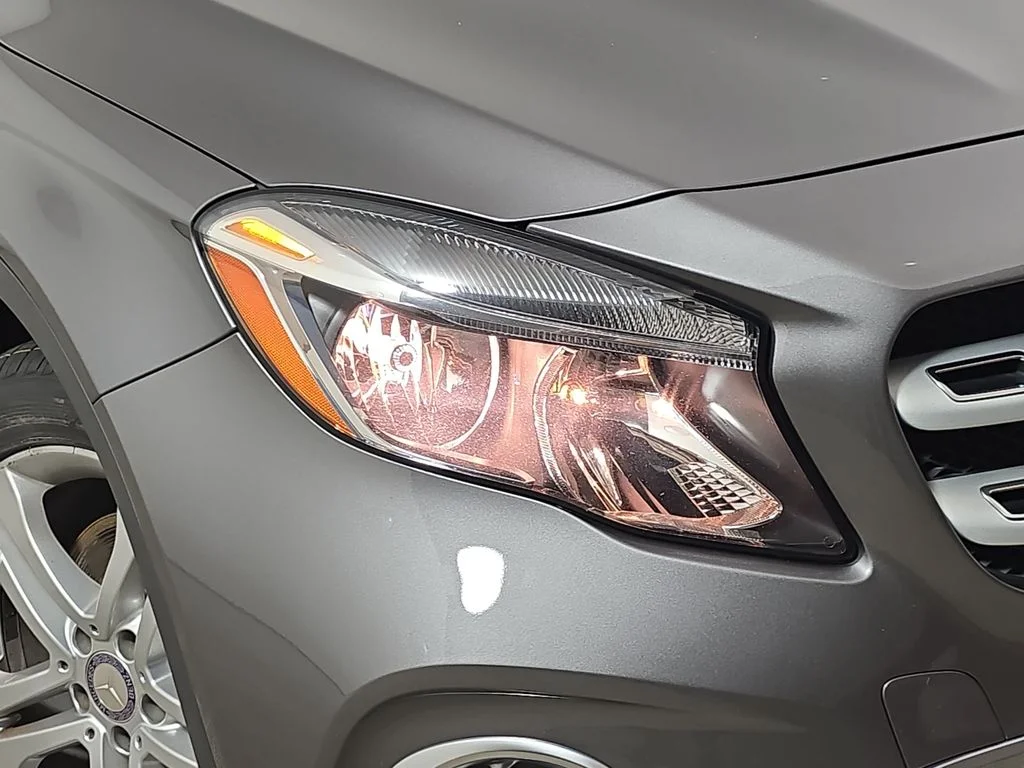 Used 2018 Gray Metallic Mercedes-Benz GLA 250 image 35