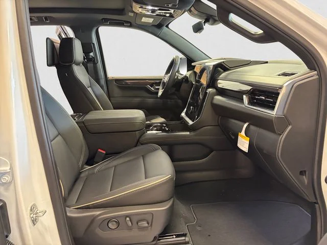 New 2026 White GMC Elevation image 16