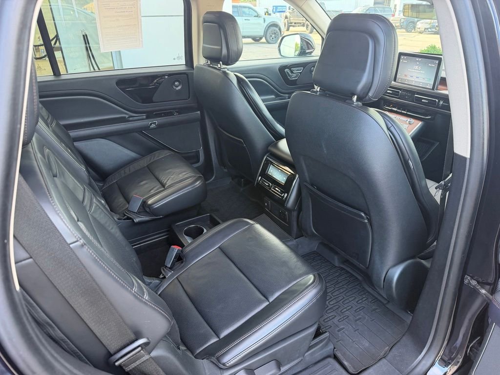 Used 2020 Black Metallic Lincoln Reserve image 18