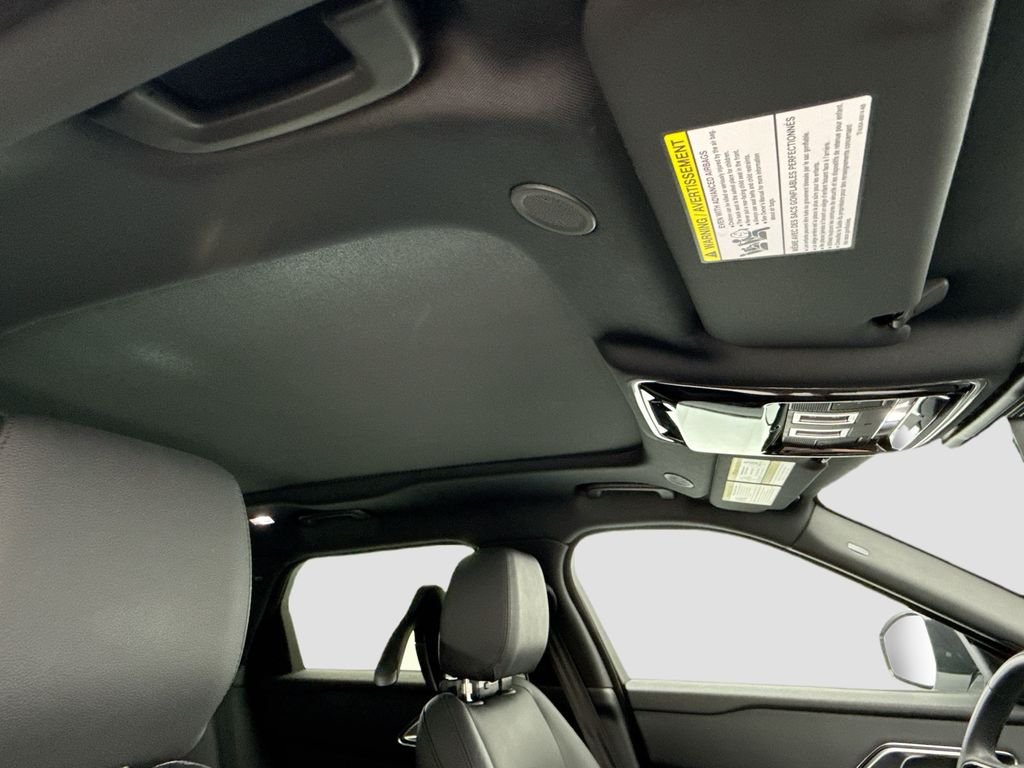 Certified Used 2026 Fuji White Land Rover S image 17