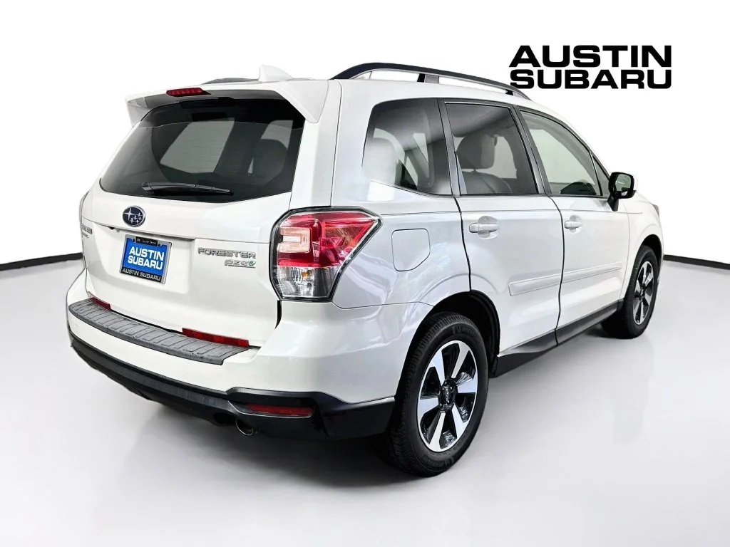 Used 2017 White Subaru 2.5i Premium image 7