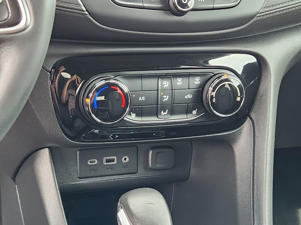 Used 2022 Gray Buick Preferred image 15