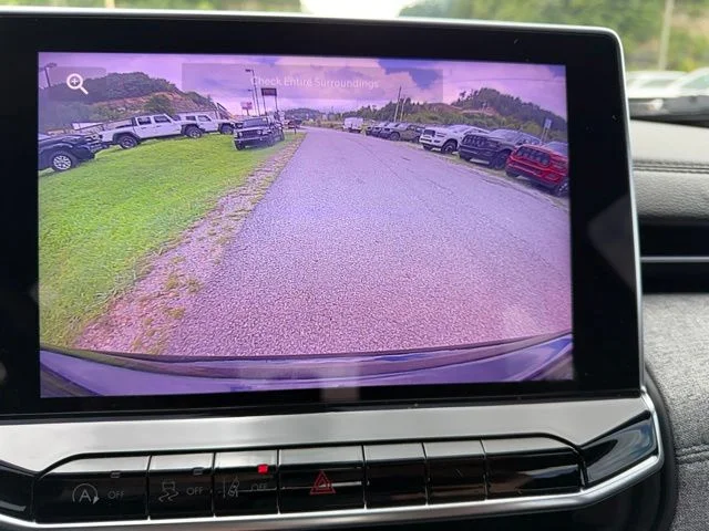 Used 2023 Black Jeep Latitude image 39