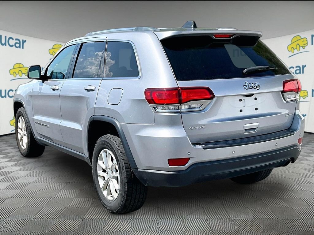 Used 2021 Billet Silver Metallic Clearcoat Jeep Laredo X image 4