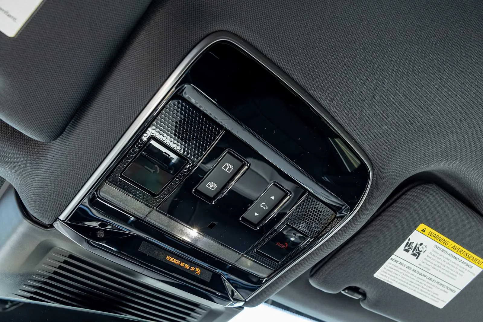 New 2026 Fuji White Land Rover SE image 22