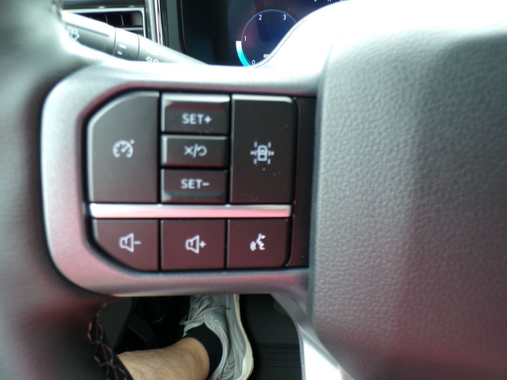 New 2026 Carbonized Gray Metallic Ford F-450® LARIAT® image 12