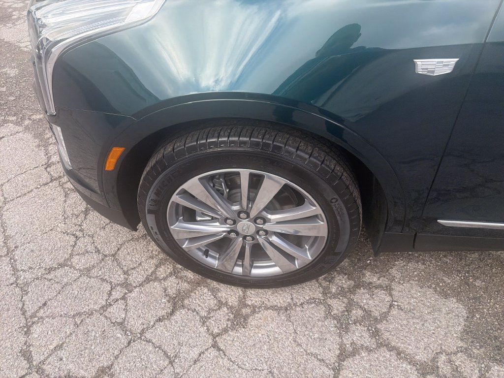Used 2025 Green Cadillac Premium Luxury image 11