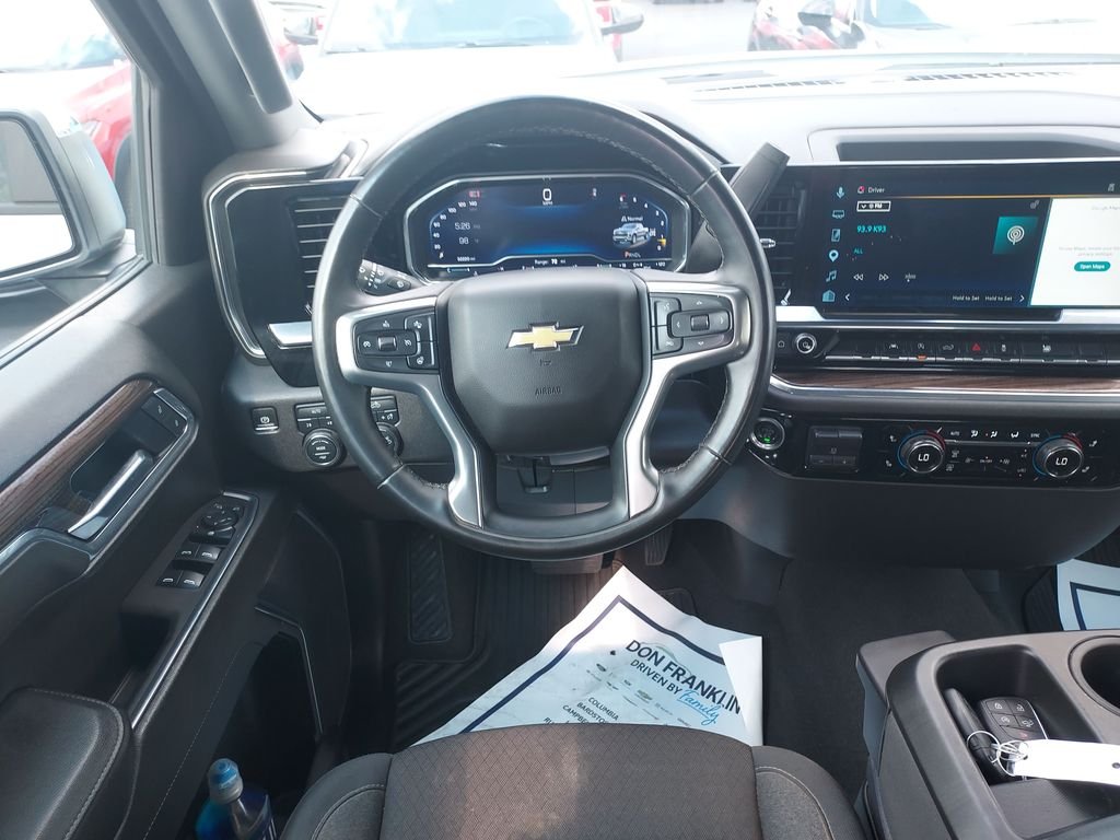 Used 2025 White Chevrolet LT image 16