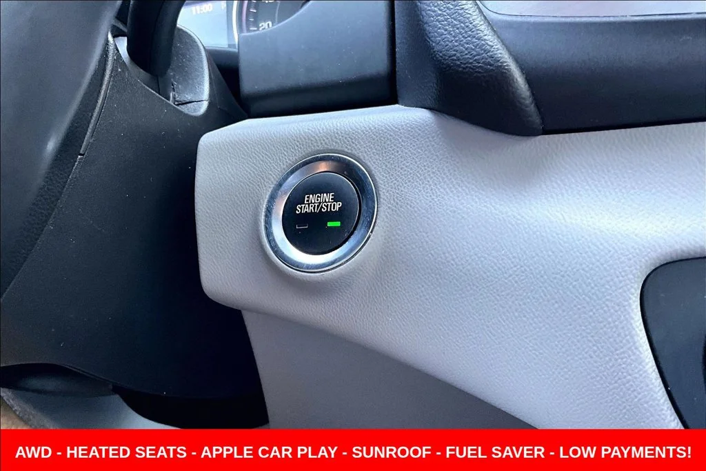 Used 2020 White GMC SLT image 19