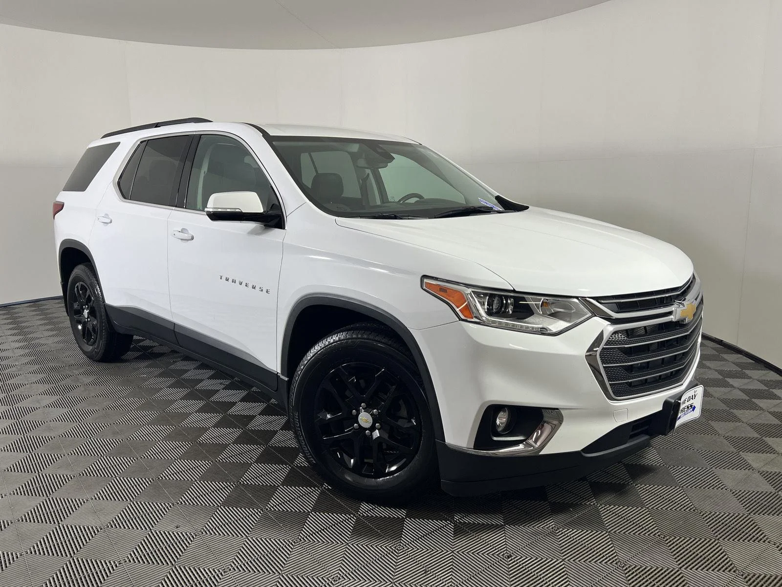 Used 2020 SUMMIT WHITE Chevrolet LT Cloth image 1