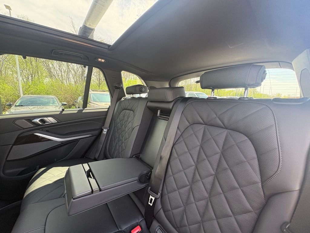Used 2026 Gray BMW xDrive40i image 19