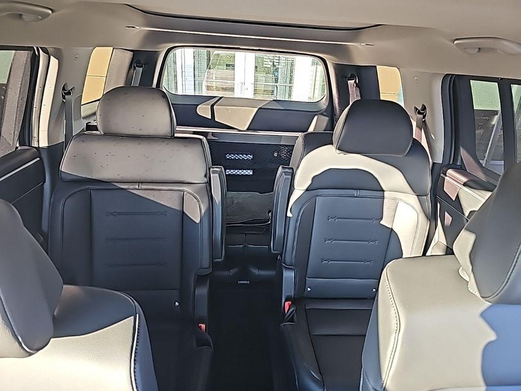 New 2026 White Hyundai Limited AWD image 30