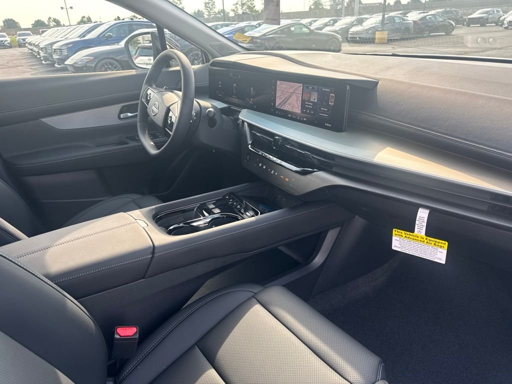 New 2026 Champagne Silver Metallic Nissan SL image 18