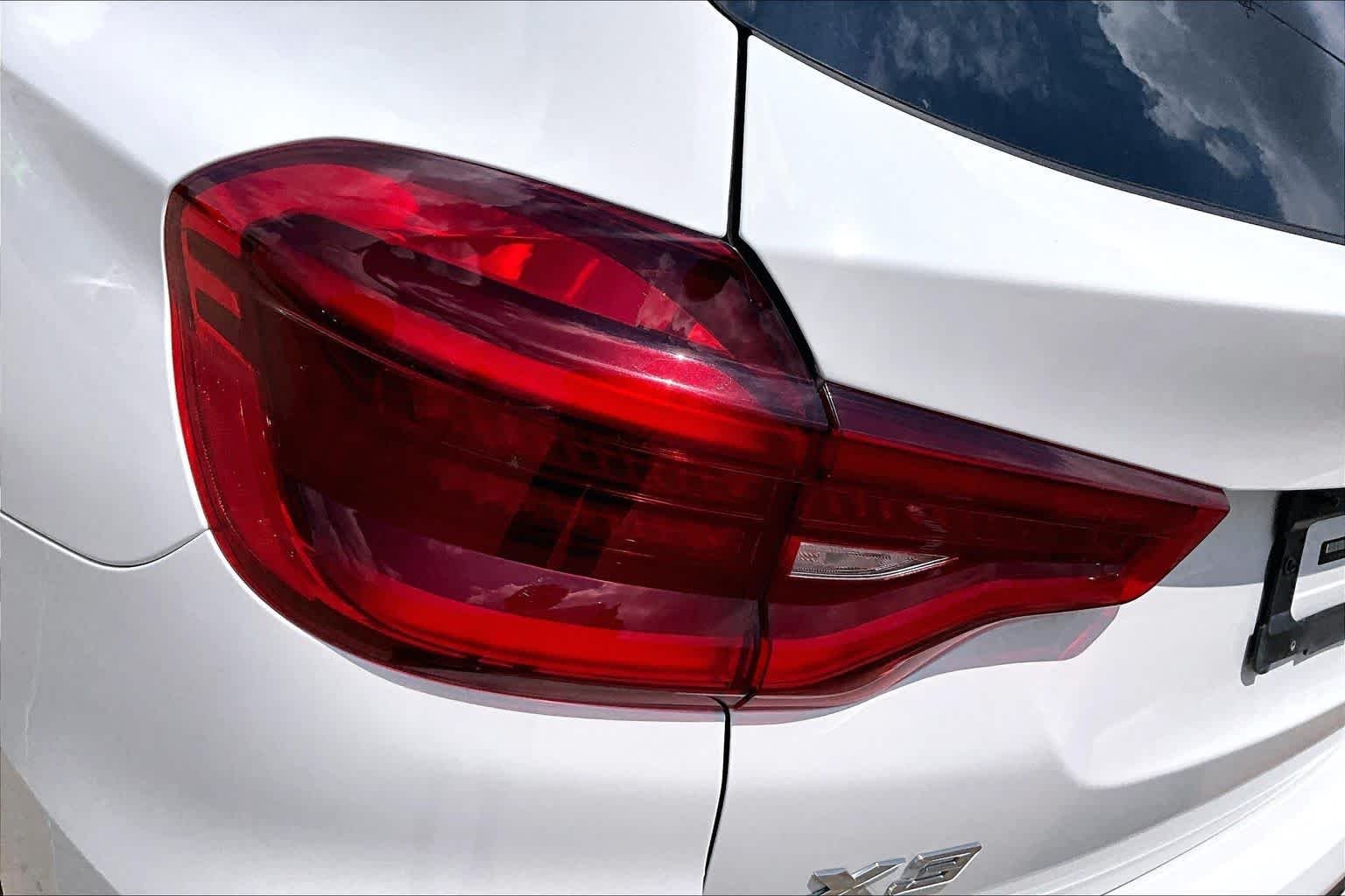 Used 2019 Alpine White BMW sDrive30i image 40