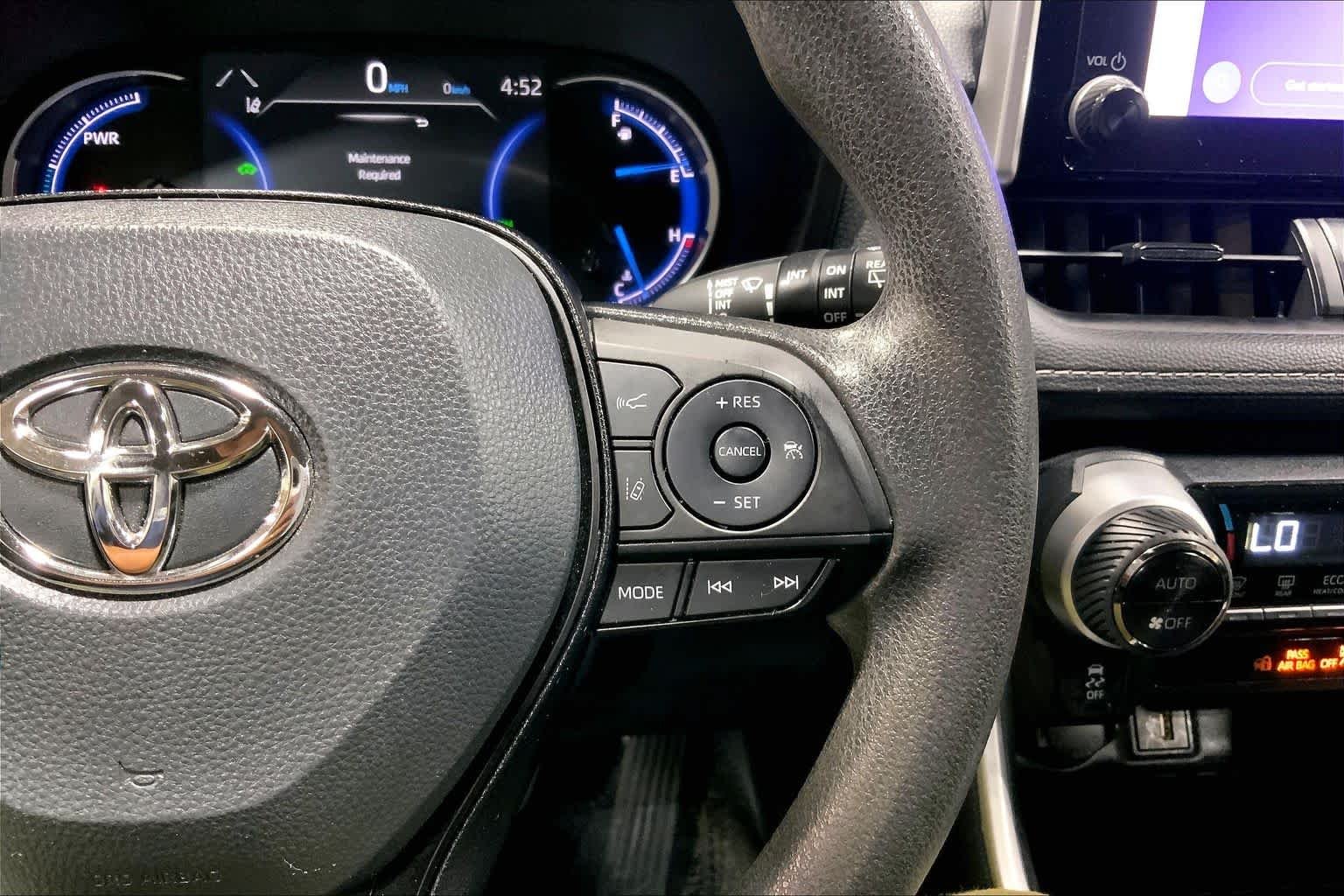 Used 2025 Silver Sky Metallic Toyota Hybrid XLE image 25