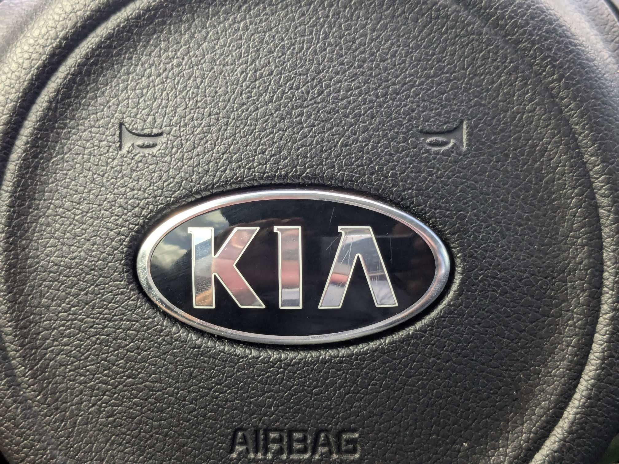Used 2018 Ebony Black Kia L image 34
