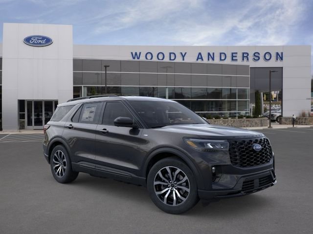 New 2026 Agate Black Metallic Ford ST-Line image 7