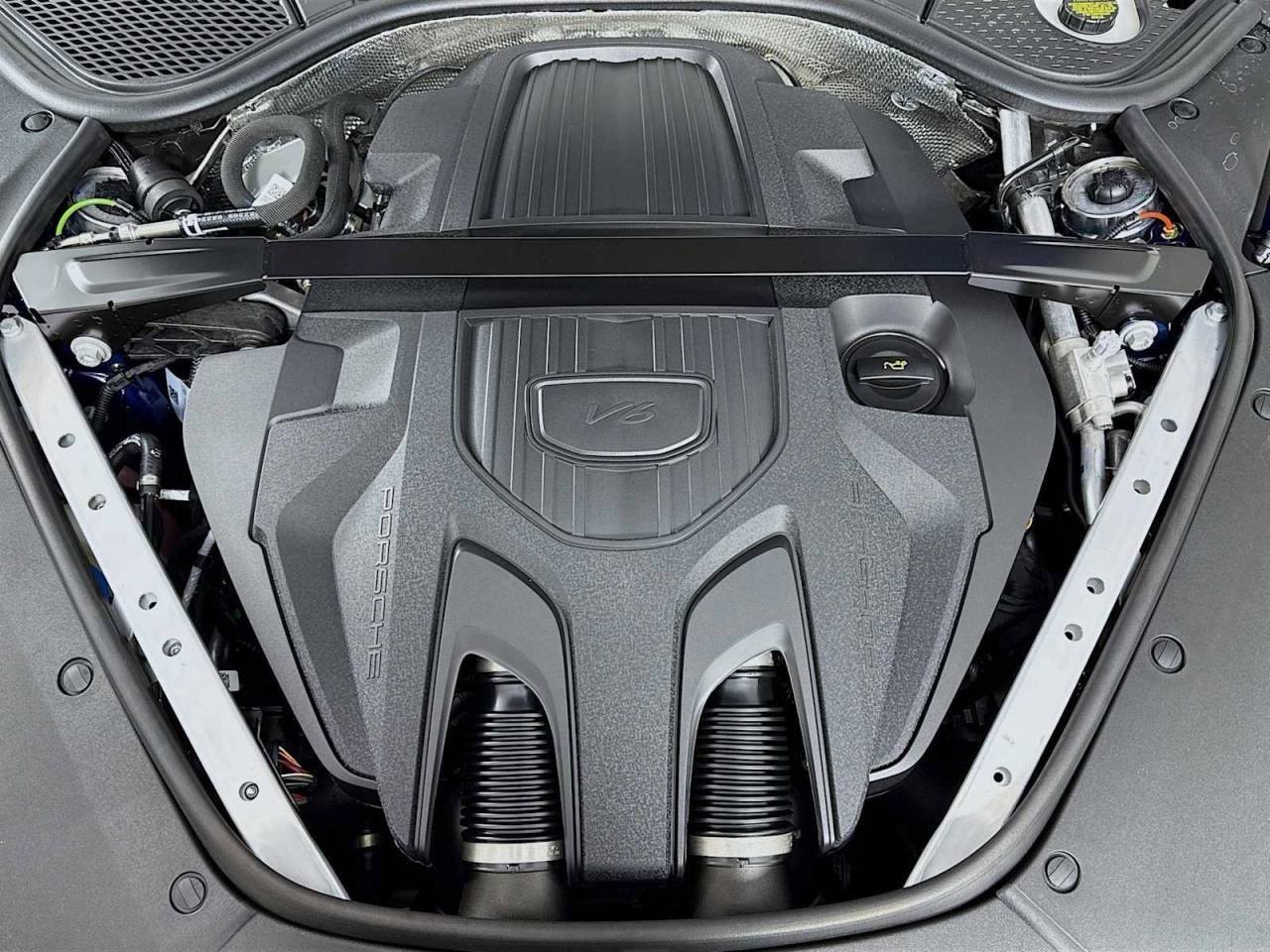 2026 Porsche Panamera 4 E-Hybrid - Photo 32