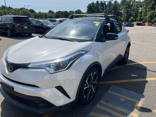 Used 2019 Blizzard Pearl w/Black Roof Toyota XLE image 7