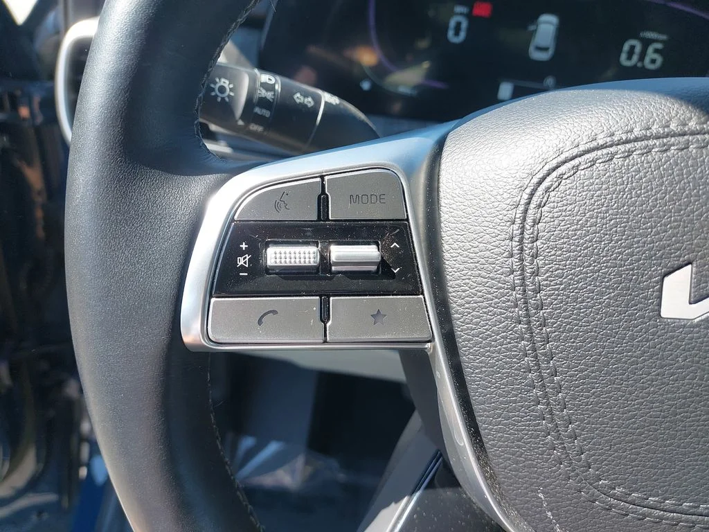 Used 2023 Black Kia EX image 16