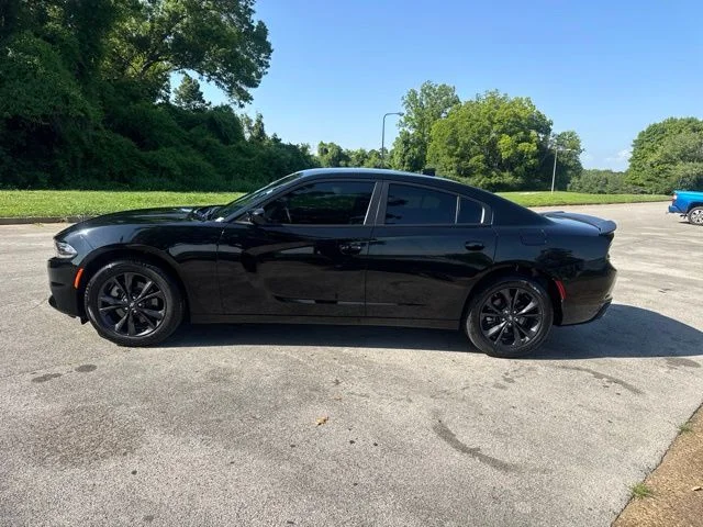 Used 2023 Black Dodge SXT image 4