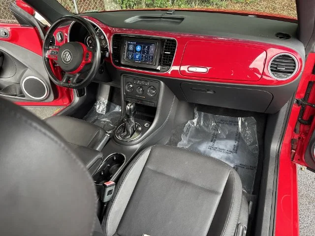 Used 2013 Red Volkswagen 2.5L image 9