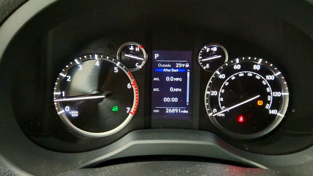 Used 2023 Eminent White Pearl Lexus GX 460 Premium 4WD with Plus Package, Tow Hitch & Heated SW image 15
