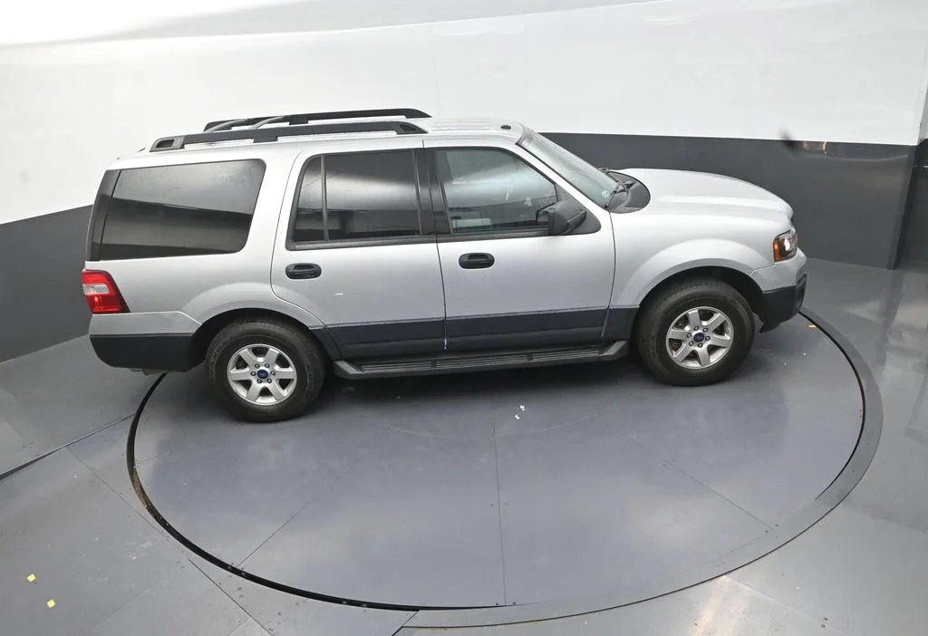 Used 2017 Silver Ford XL image 20