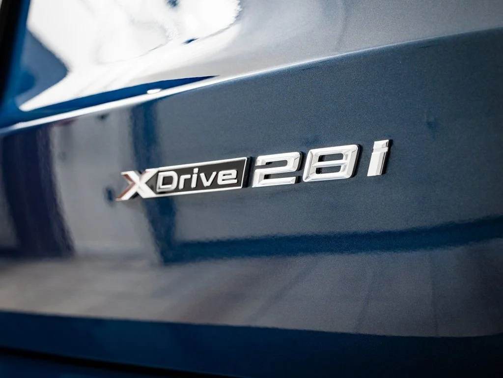 Used 2025 Blue Metallic BMW xDrive28i image 9