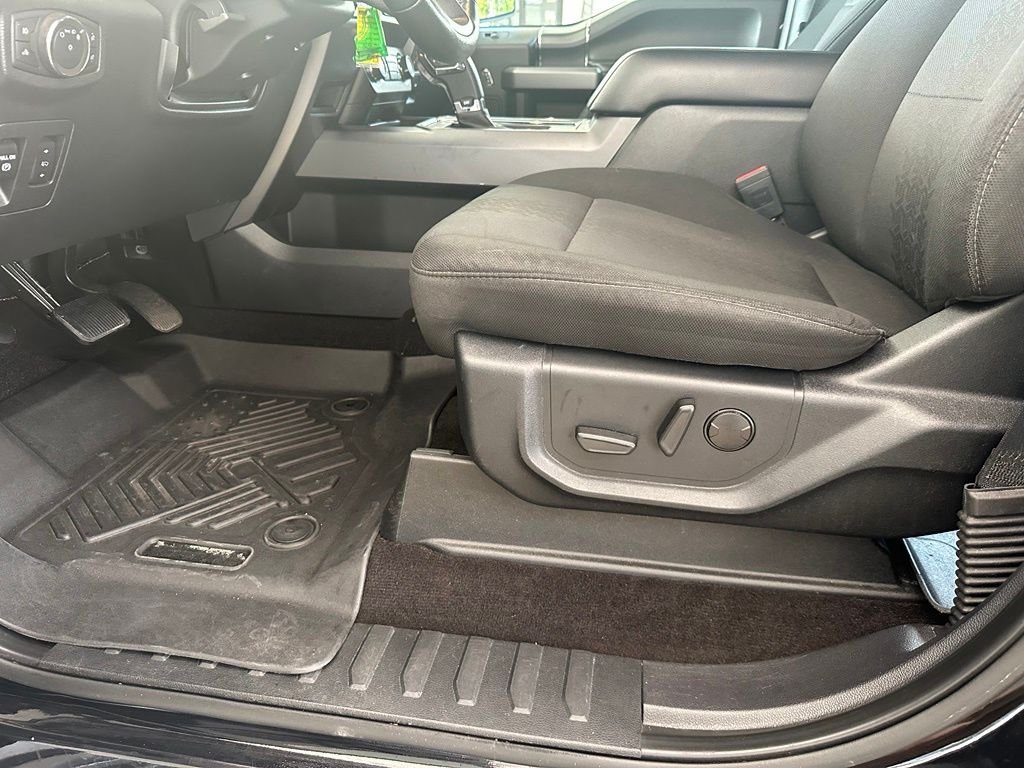 Used 2020 Black Ford XLT image 14