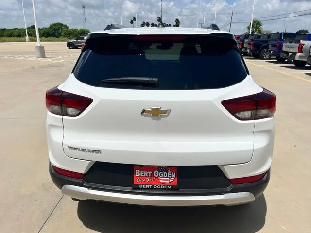 Used 2023 White Chevrolet LT image 5