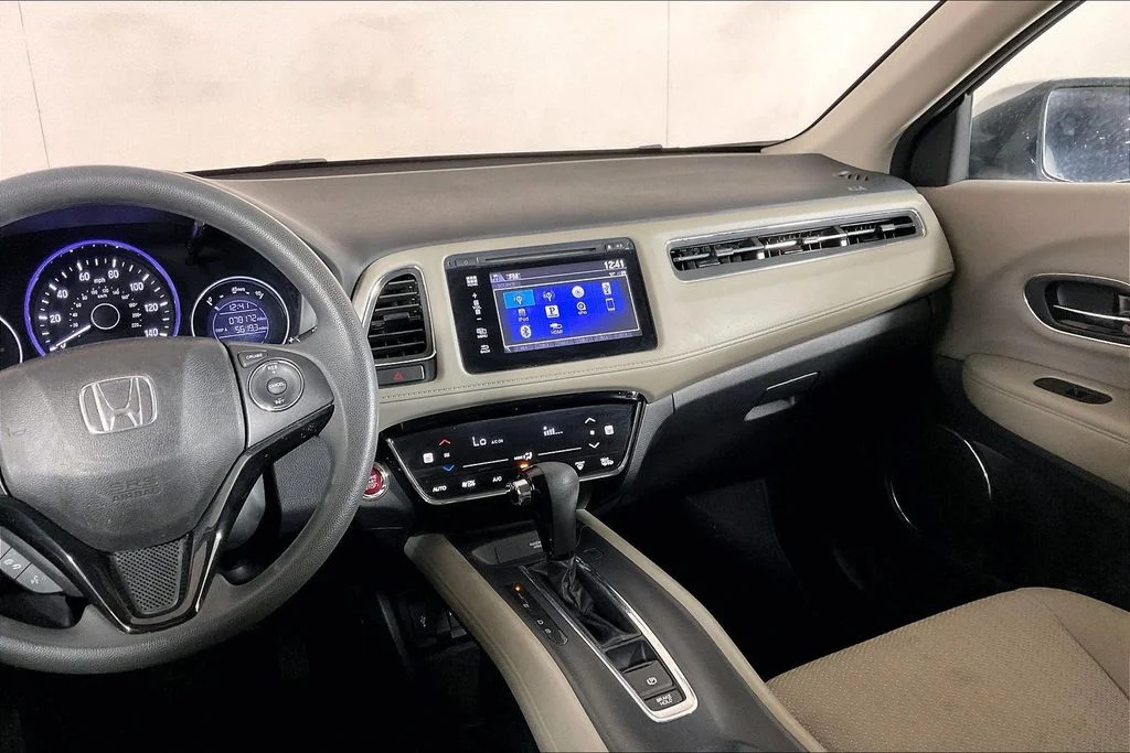 Used 2018  Honda EX image 5