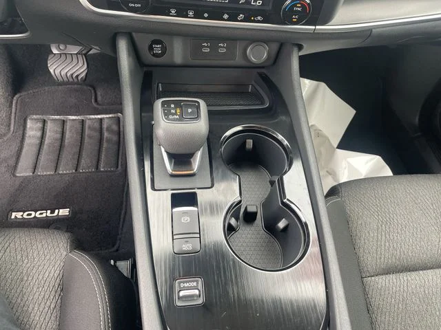 2025 Nissan Rogue SV - Photo 26