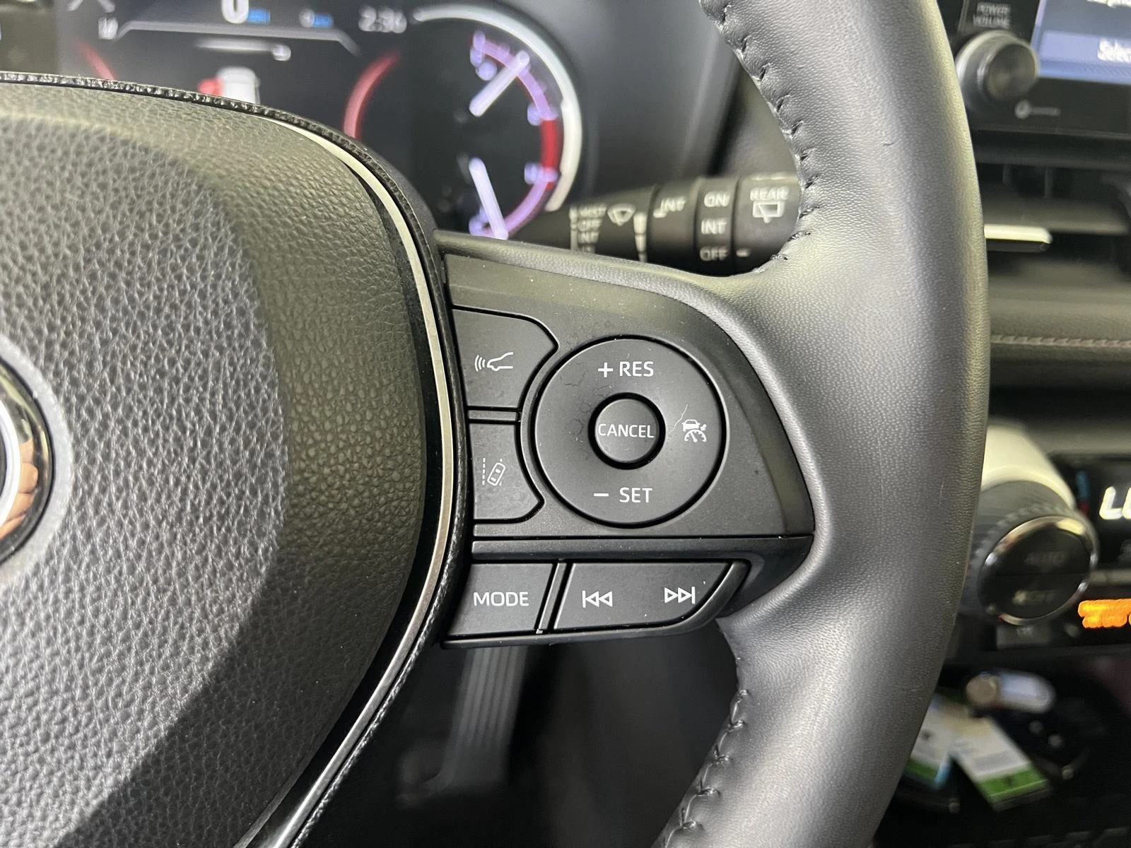 Used 2019  Toyota Limited image 11