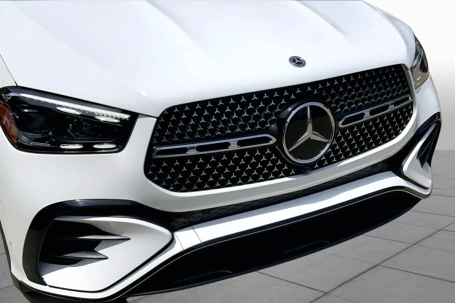 Used 2024 Polar White Mercedes-Benz GLE 350 image 28