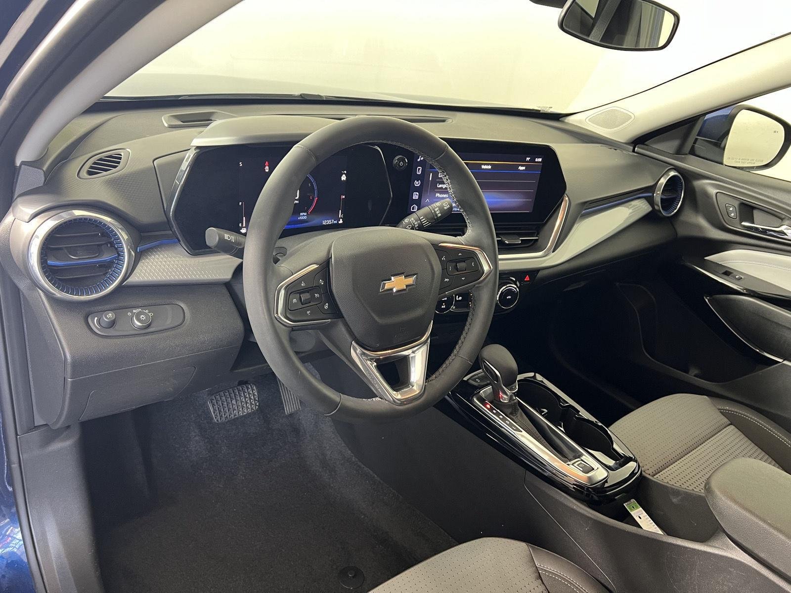 Used 2024 Blue Glow Metallic Chevrolet LT image 4