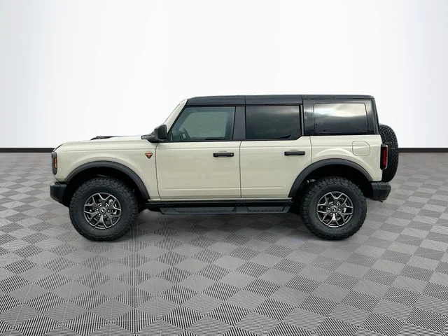 New 2025 Desert Sand Ford Badlands image 3