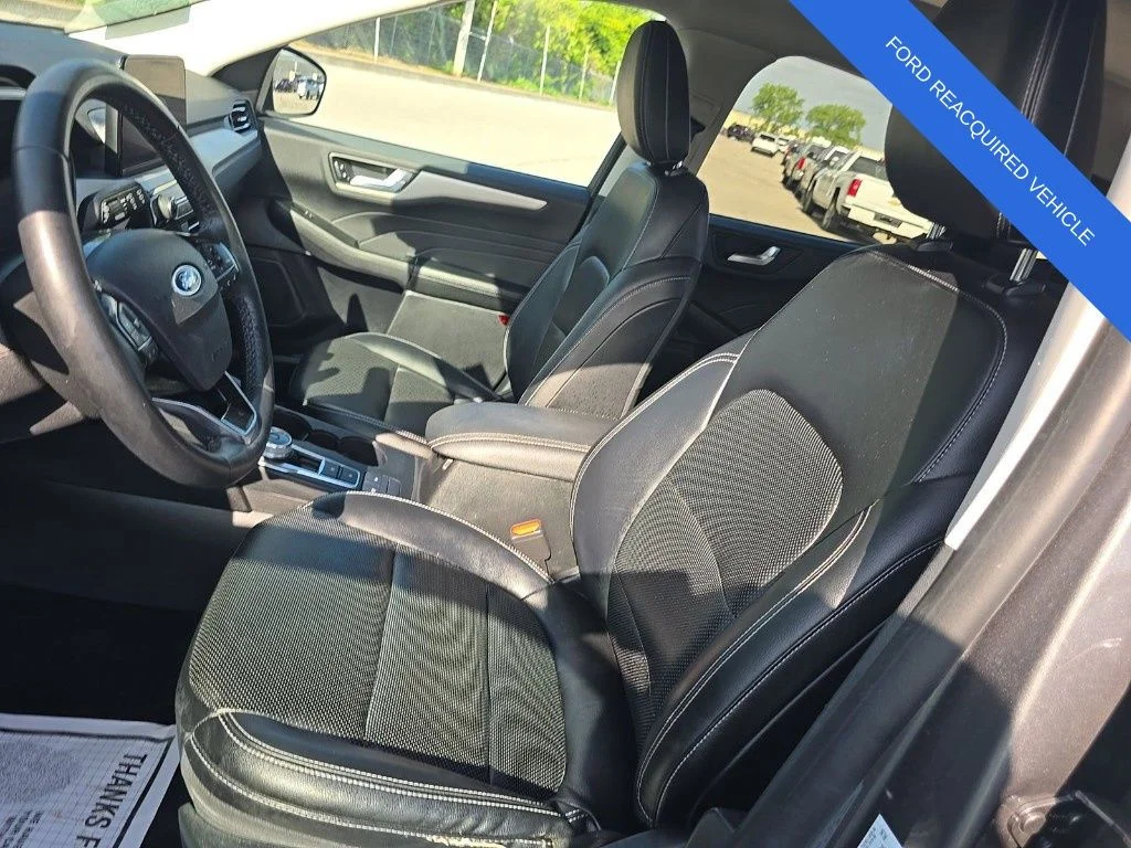 Used 2022 Gray Ford SEL image 4