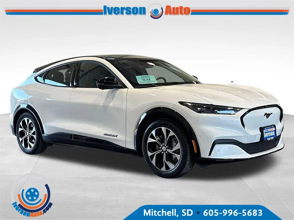 Used 2023 Star White Metallic Tri-Coat Ford Premium image 1