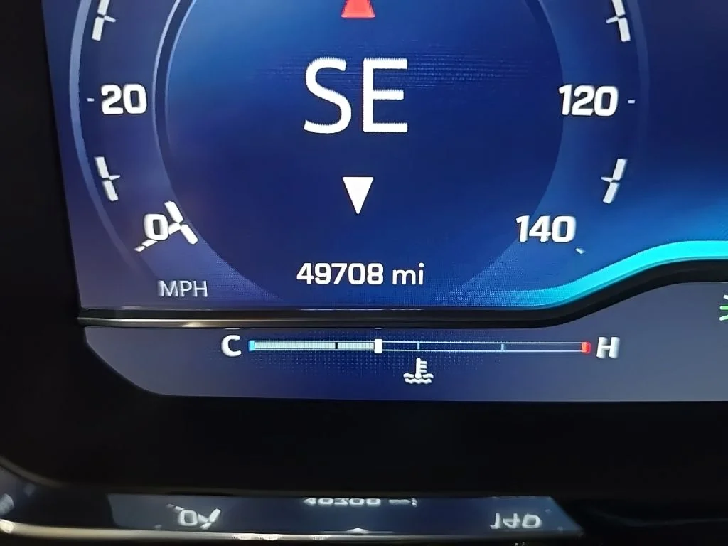 Used 2022 White Chevrolet LT image 22
