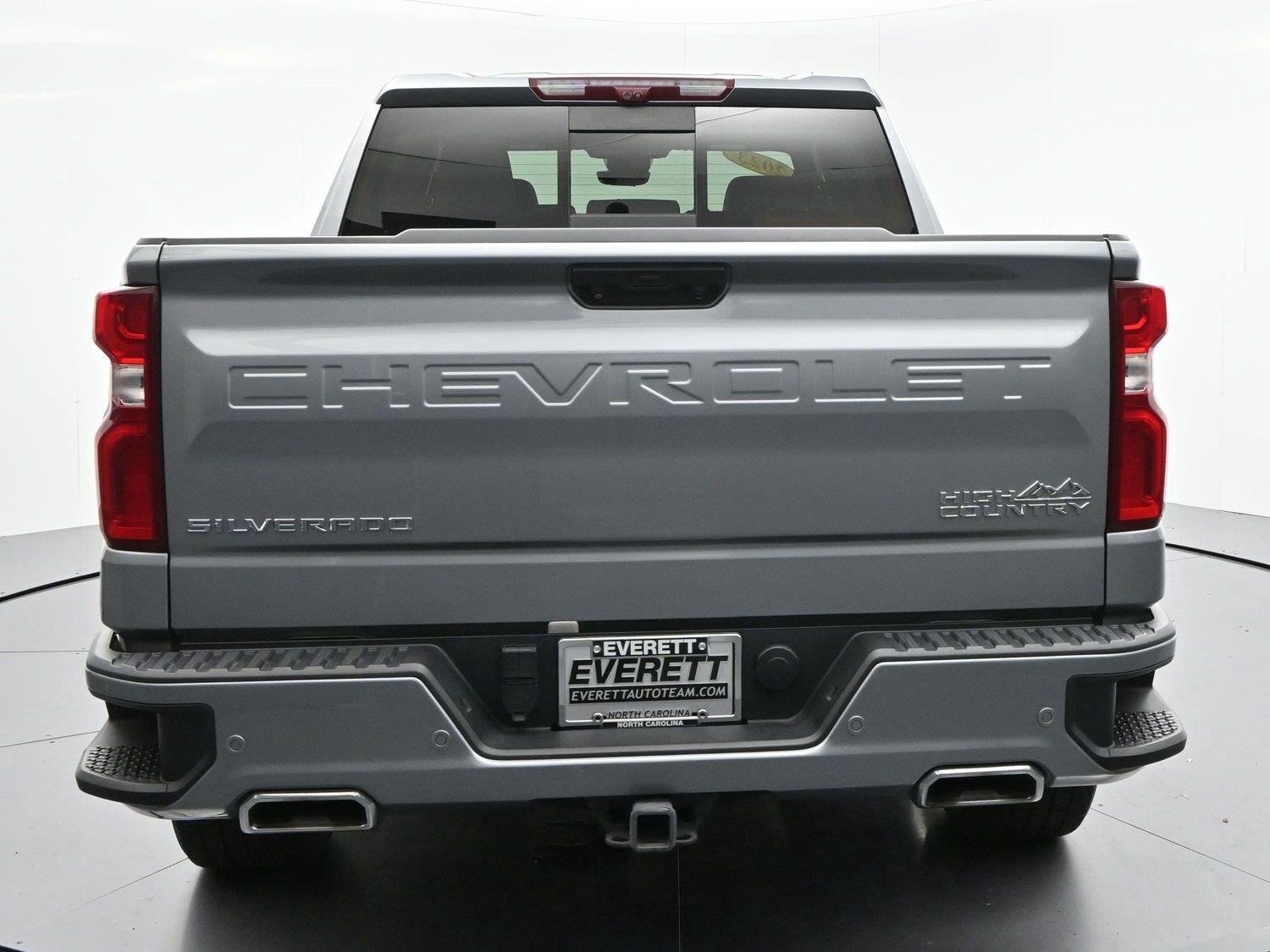 Used 2023 STERLING GRAY METALLIC Chevrolet High Country image 5