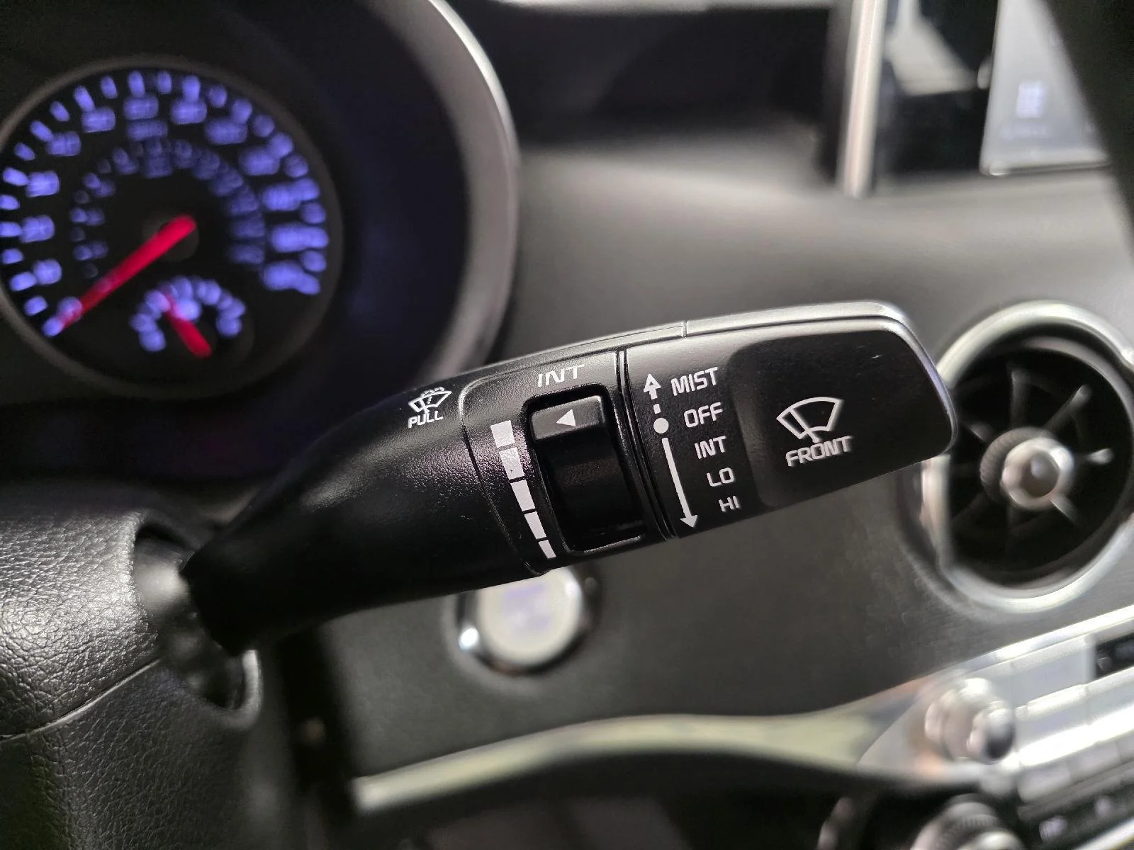 Used 2019 Snow White Pearl Kia GT image 29