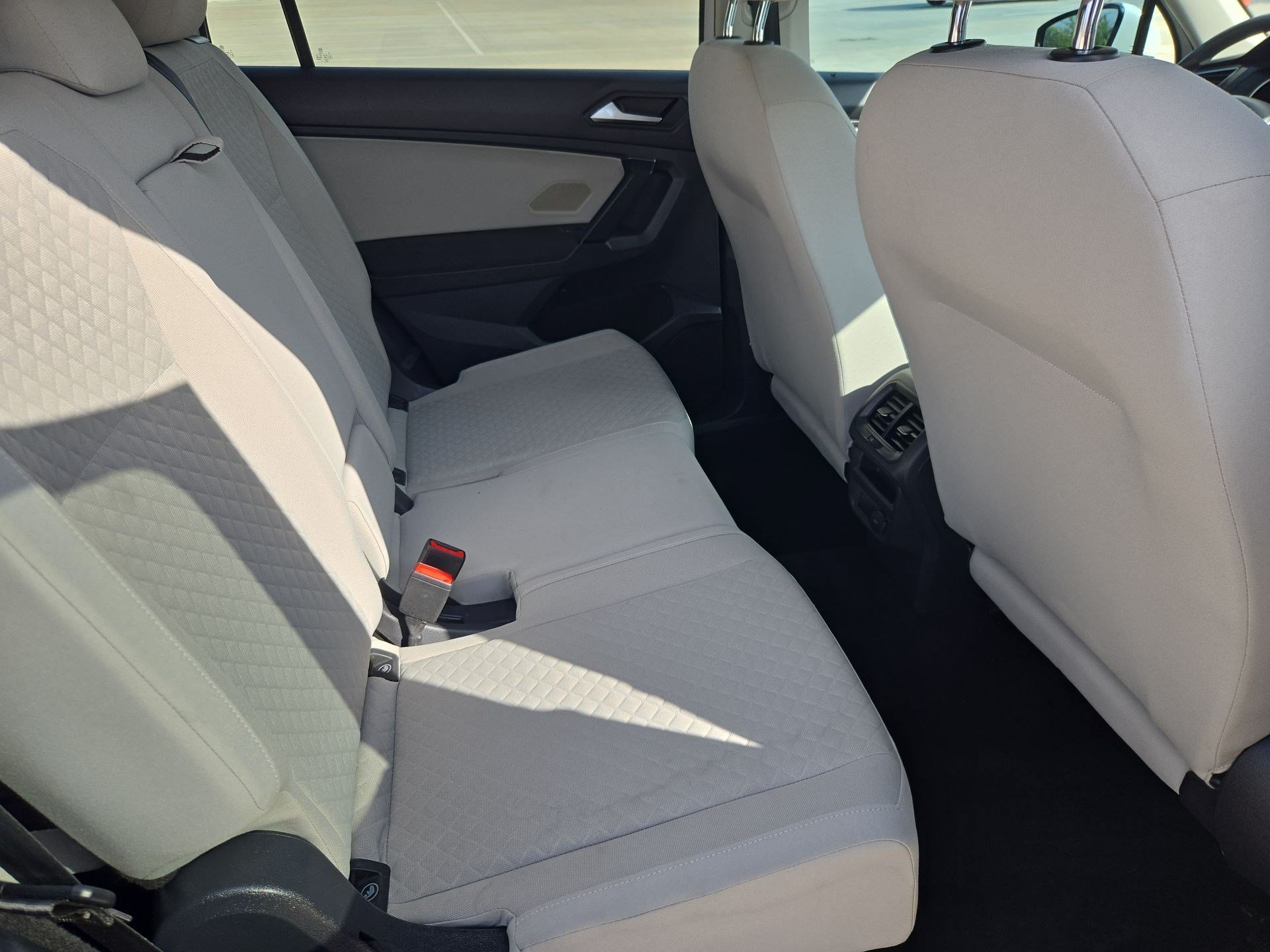 Used 2019 Pure White Volkswagen S image 27