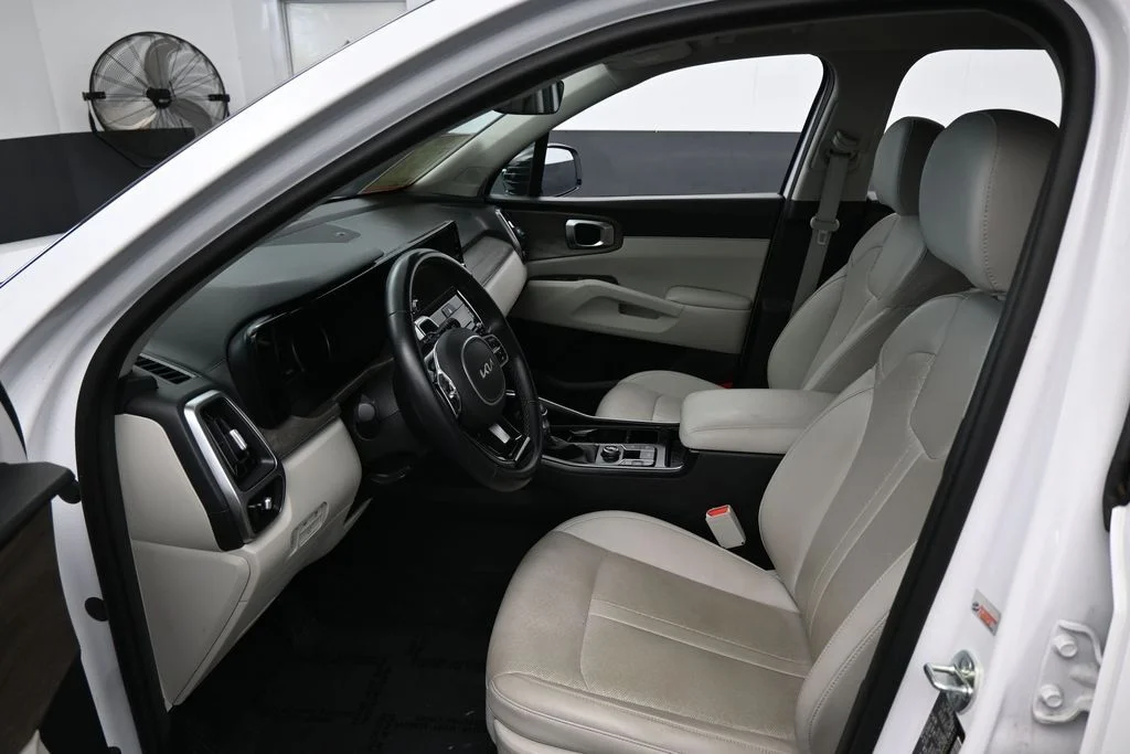 Used 2023 Glacial White Pearl Kia EX image 10