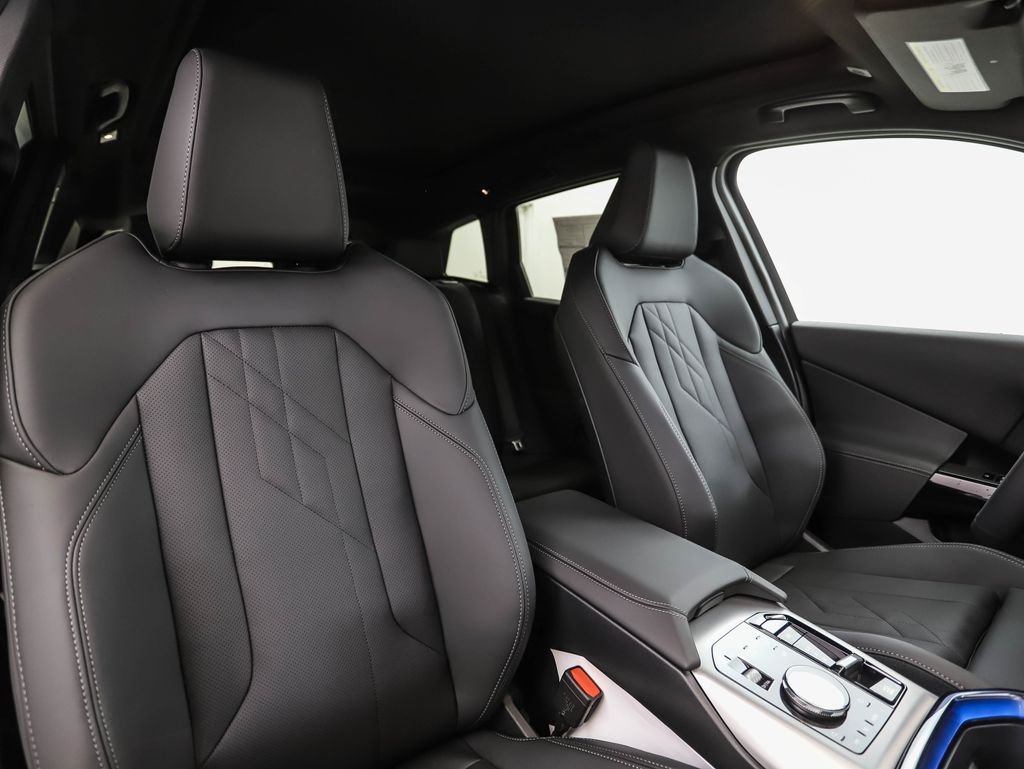 New 2026 Dark Graphite BMW 30 xDrive image 31