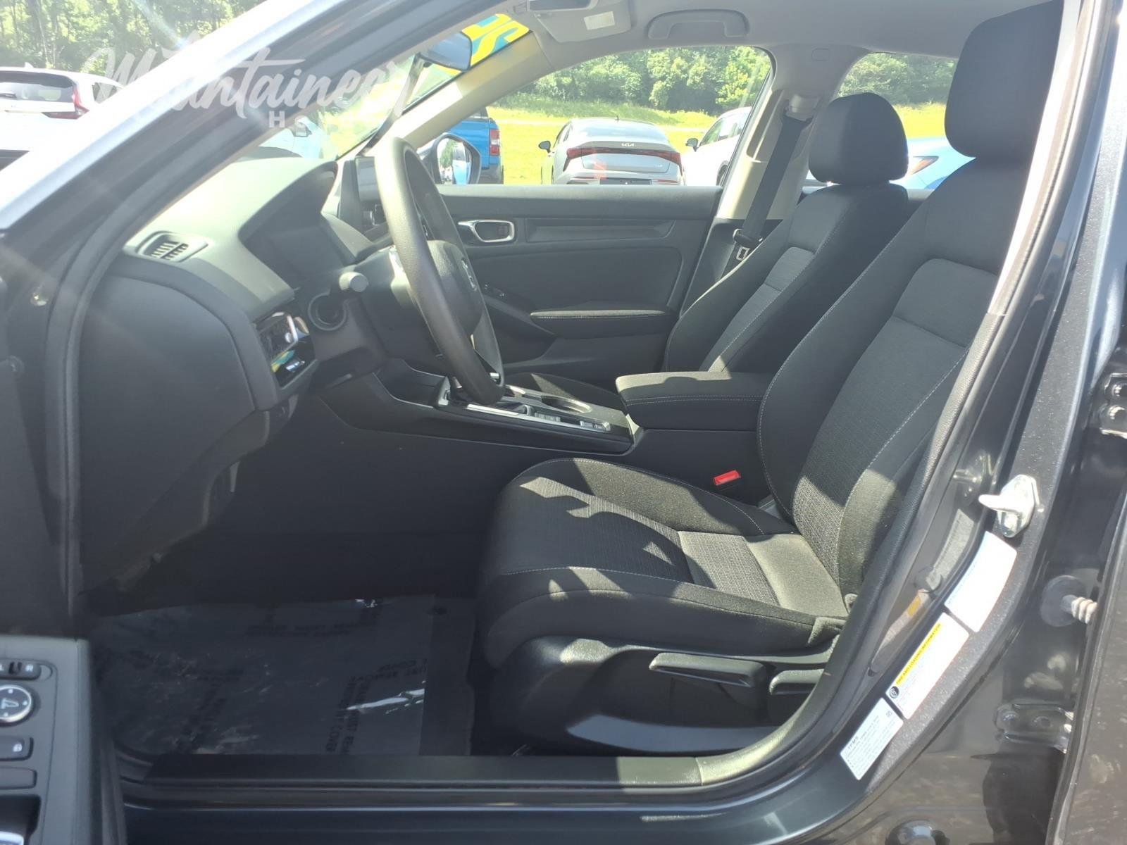 Used 2025 Meteorite Gray Metallic Honda LX image 13