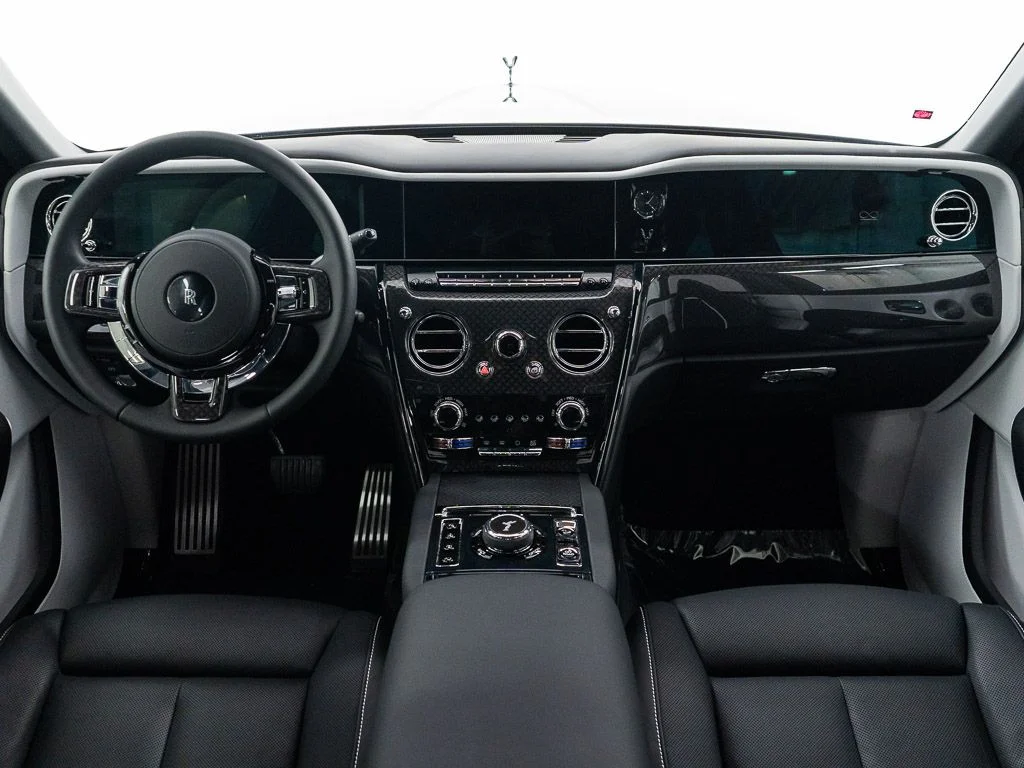 Certified Used 2026 Black Diamond Rolls-Royce Black Badge image 32