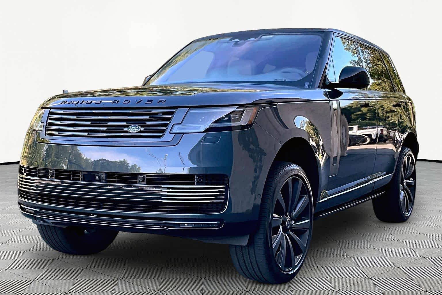 Used 2023 Carpathian Grey Premium Metallic Land Rover SV image 2