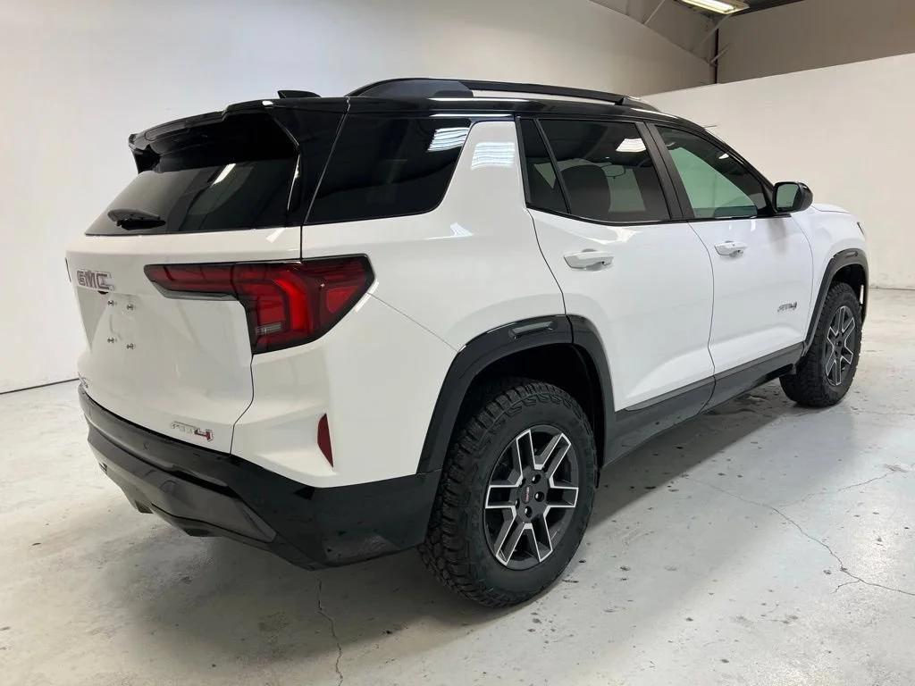 2026 GMC Terrain AT4 - Photo 8